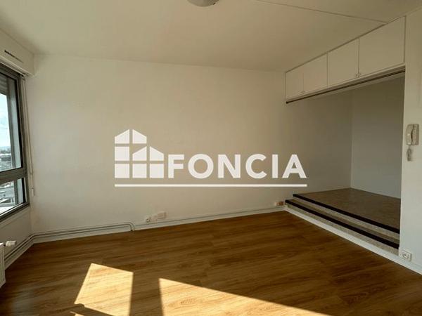 Location Studio 31.1 m² - RUE DES EQUARTS Niort 79000