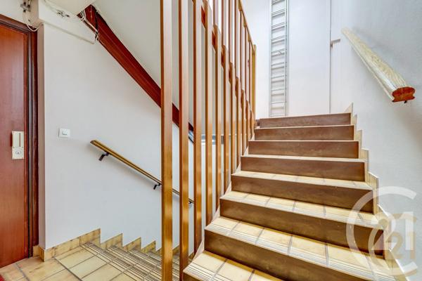Appartement F1 à vendre  1 pièce - 30,60 m 2   LES LILAS  - 93