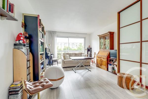 Appartement F1 à vendre  1 pièce - 30,60 m 2   LES LILAS  - 93