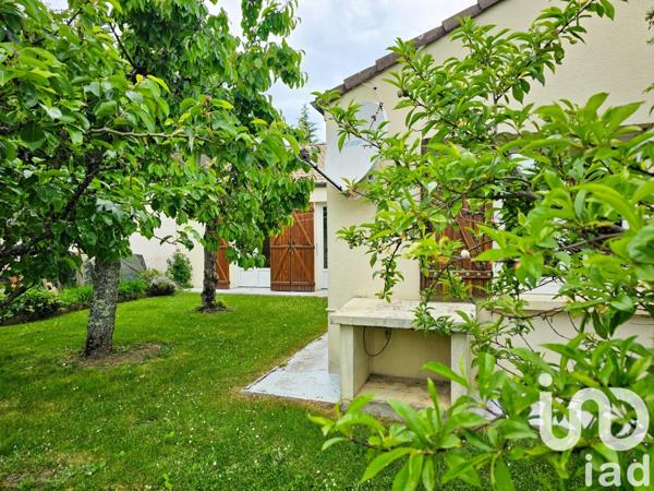 Maison 4 pièces de 92 m² à Cussac (87150)