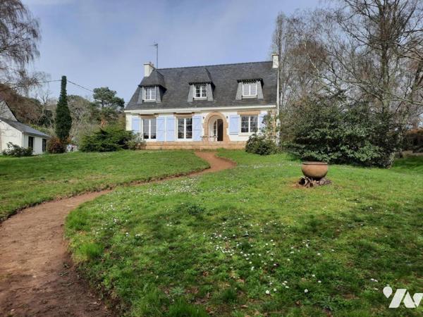 VANNES en campagne, maison Néo Bretonne sur sous-sol complet sur un terrain d'environ 1200m²