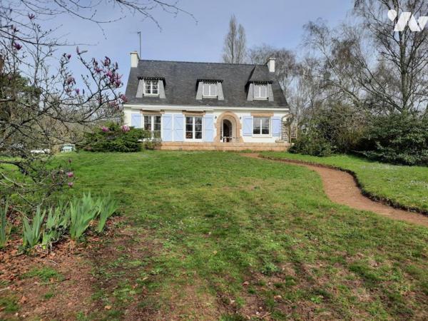 VANNES en campagne, maison Néo Bretonne sur sous-sol complet sur un terrain d'environ 1200m²