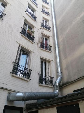 75020 PARIS : BAR RESTAURANT 44 COUVERTS - LICENCE IV  GROSSE EXTRACTION  +  TERRASSE