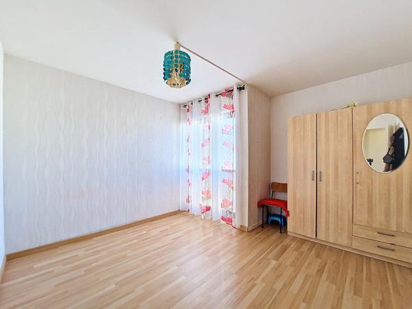 Achat appartement Épinay-sous-Sénart - 5 pièce(s) - 104 m² - 169 000 €