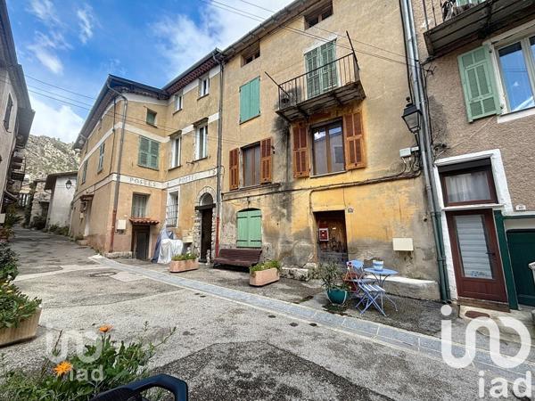 Appartement 4 pièces de 74 m² à Utelle (06450)