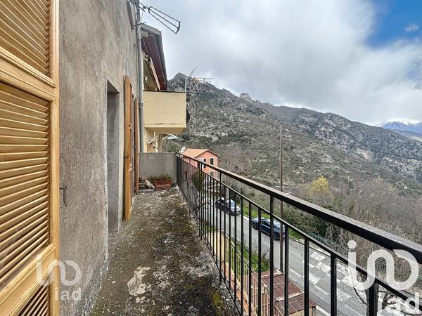 Appartement 4 pièces de 74 m² à Utelle (06450)