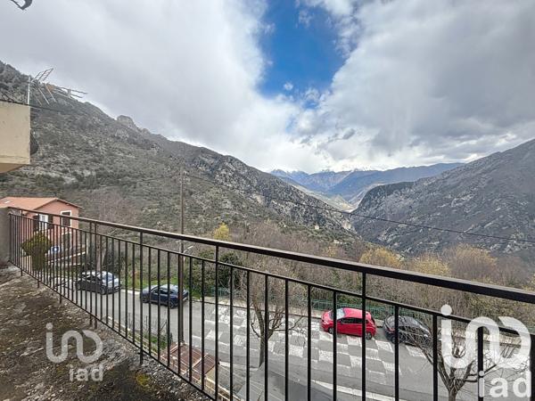 Appartement 4 pièces de 74 m² à Utelle (06450)