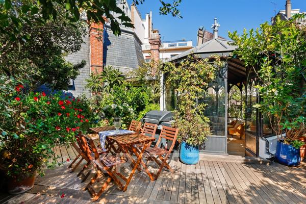 Paris XVIe – Hôtel particulier 1905 avec terrasse de 70 m² et ascenseur