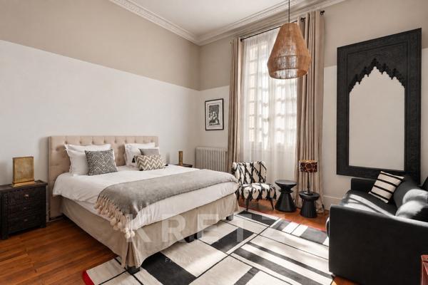Paris XVIe – Hôtel particulier 1905 avec terrasse de 70 m² et ascenseur
