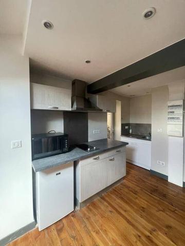 REF 8834- 46 RUE SAINT JACQUES - F2 MEUBLE