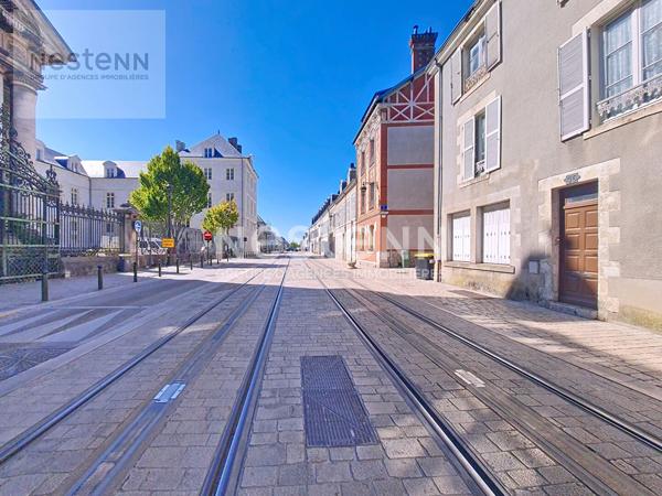 ORLEANS FUTURE FAC - MAISON DE VILLE T7 - 6 chambres - GARAGES x3 - Proche gare et tram