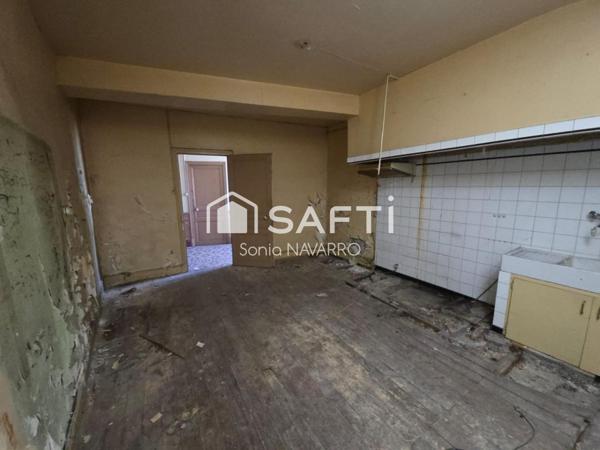 Maison de village avec grange attenante et jardinet - Gros potentiel