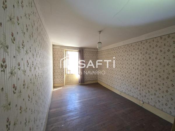 Maison de village avec grange attenante et jardinet - Gros potentiel