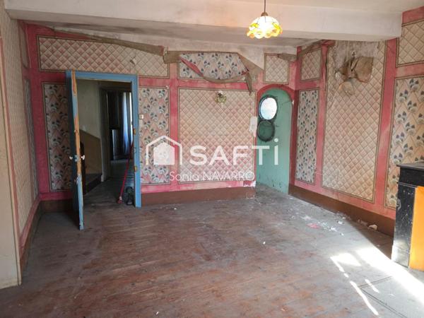 Maison de village avec grange attenante et jardinet - Gros potentiel