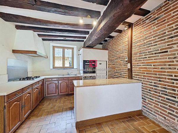 Maison  115 m2 avec dépendances et étang