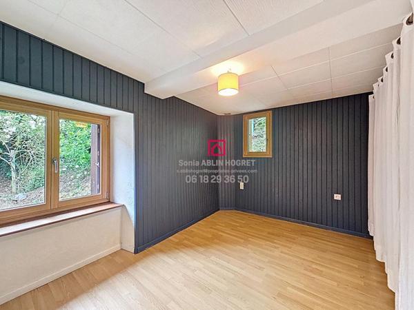 Maison  115 m2 avec dépendances et étang