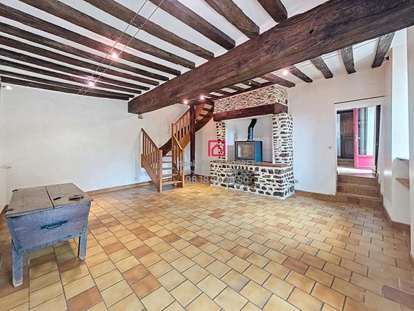 Maison  115 m2 avec dépendances et étang