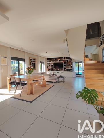 Maison à vendre 6 pièces 156 m² Carrières-sur-Seine
