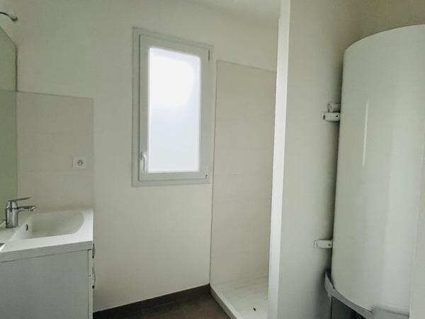 Treillières (44119) En vente pour petite famille ou investisseur à Treillières (44) : maison clé en main de type 4 proche commerce