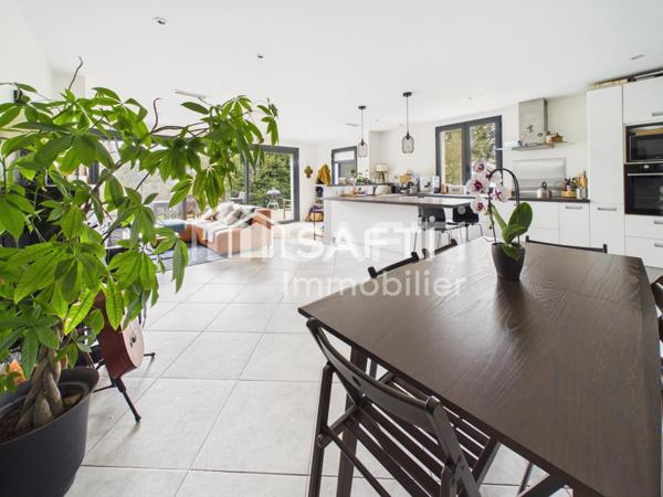 Maison familiale, grand terrain, plain-pied, 4 chambres.