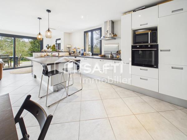 Maison familiale, grand terrain, plain-pied, 4 chambres.