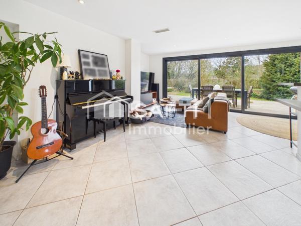 Maison familiale, grand terrain, plain-pied, 4 chambres.