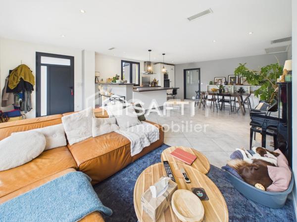 Maison familiale, grand terrain, plain-pied, 4 chambres.