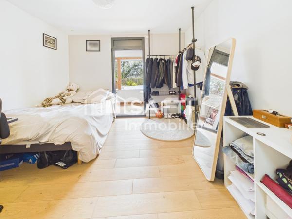 Maison familiale, grand terrain, plain-pied, 4 chambres.