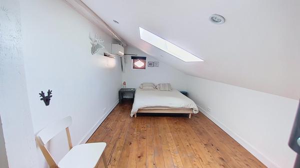 Maison de village rénovée avec goût  160 m² + garage 50 m² et 2 place de parkings