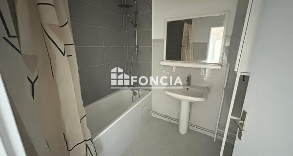 Location Appartement 3 pièces 80.19 m² - Beynost 01700