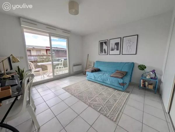Studio de 25 m² avec terrasse — Quartier Hôpitaux-Facultés
