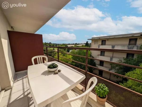 Studio de 25 m² avec terrasse — Quartier Hôpitaux-Facultés