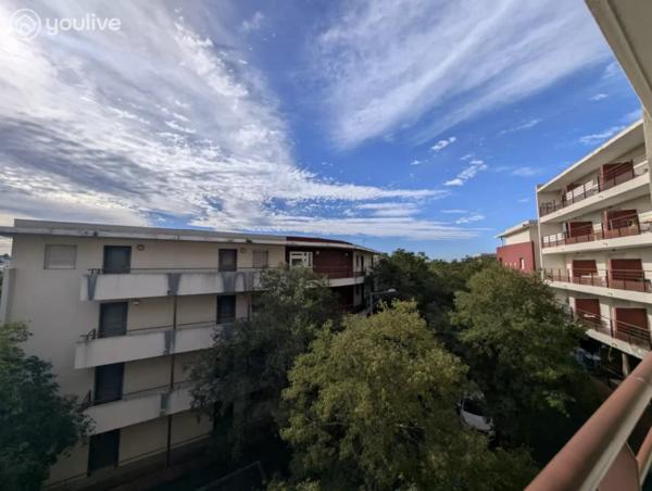 Studio de 25 m² avec terrasse — Quartier Hôpitaux-Facultés