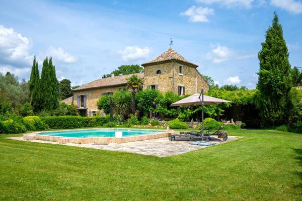 Maison Orange 345 m2     1 295 000