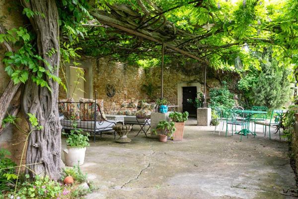 Maison Orange 345 m2     1 295 000