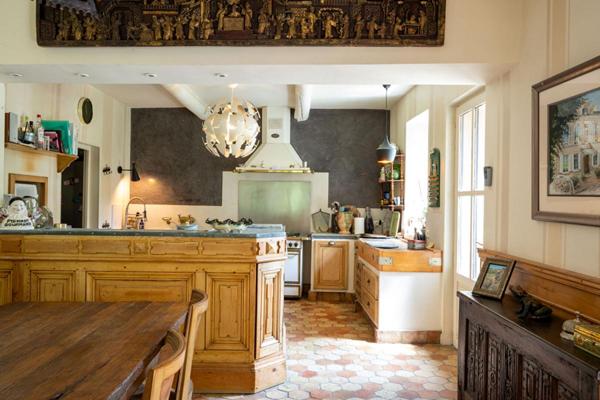 Maison Orange 345 m2     1 295 000