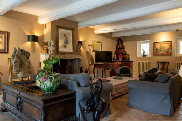 Maison Orange 345 m2     1 295 000