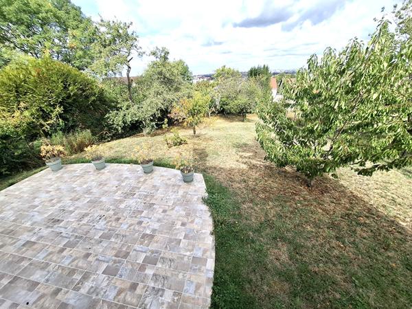PAVILLON INDEPENDANT AVEC JARDIN 1036 m2
