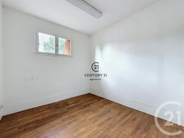 Maison à vendre  15 pièces - 435,89 m 2   CHELLES  - 77