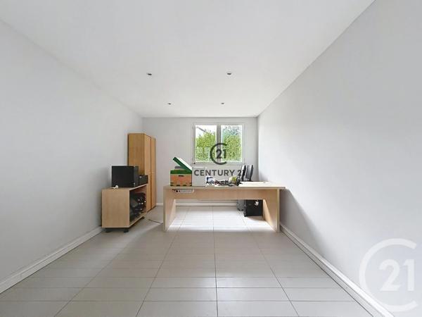 Maison à vendre  15 pièces - 435,89 m 2   CHELLES  - 77