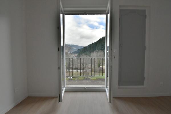 Appartement à louer 3 pièces SAINT MARTIN DE VALAMAS (07)