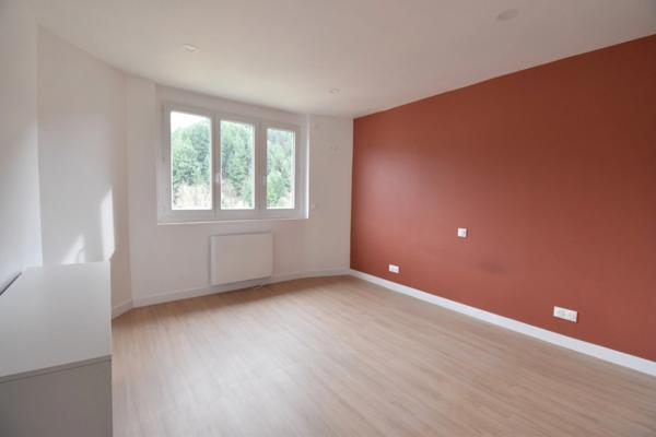 Appartement à louer 3 pièces SAINT MARTIN DE VALAMAS (07)