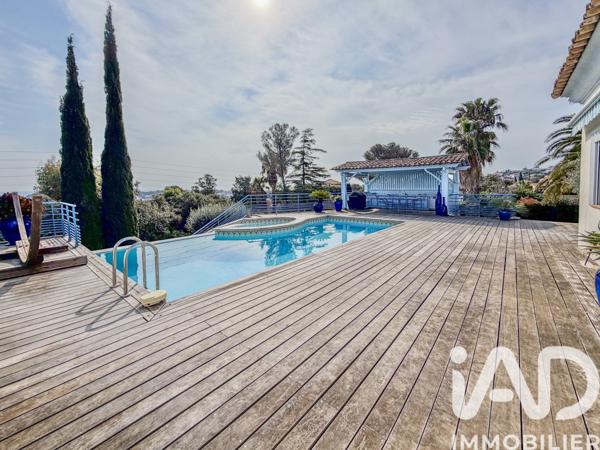 Maison à vendre 5 pièces 214 m² Fréjus