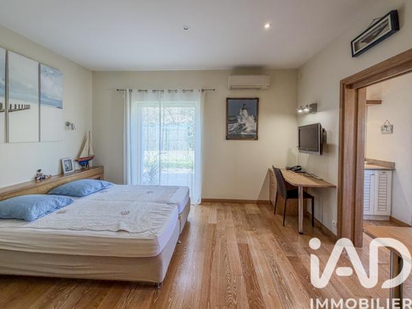 Maison à vendre 5 pièces 214 m² Fréjus