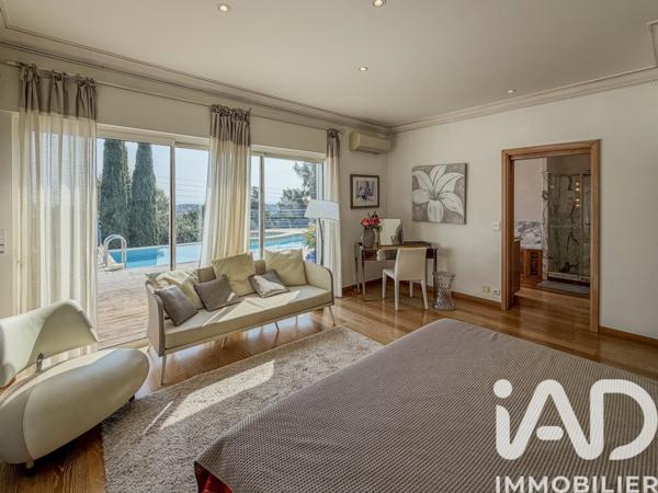 Maison à vendre 5 pièces 214 m² Fréjus