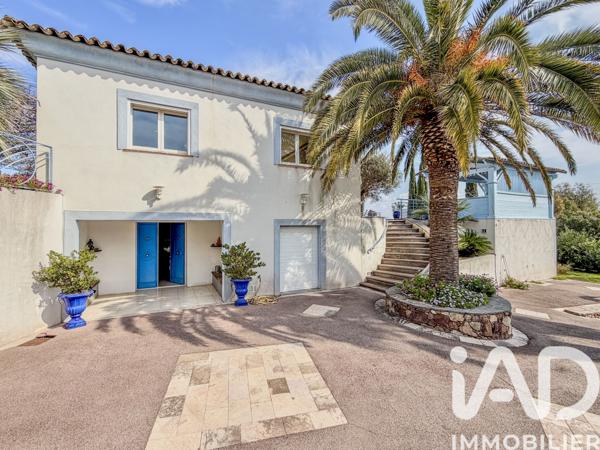 Maison à vendre 5 pièces 214 m² Fréjus