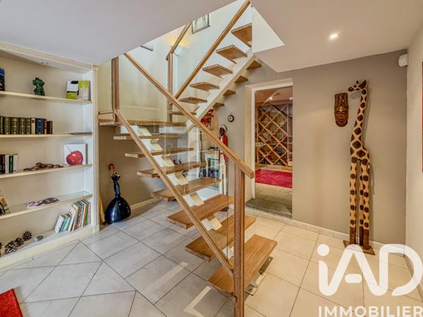 Maison à vendre 5 pièces 214 m² Fréjus