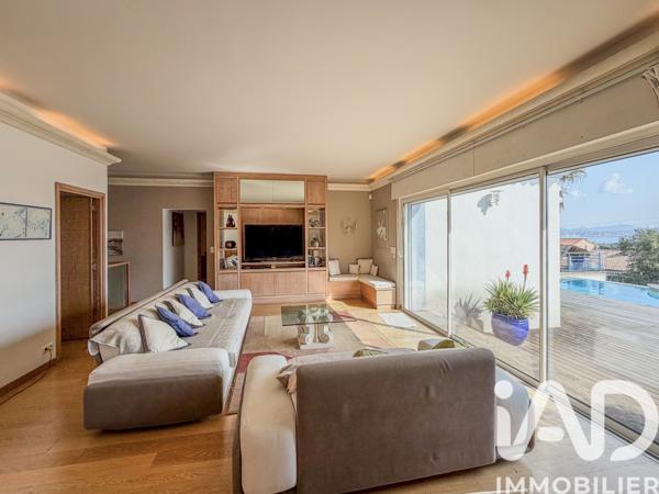 Maison à vendre 5 pièces 214 m² Fréjus