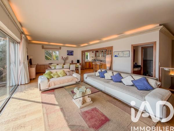 Maison à vendre 5 pièces 214 m² Fréjus