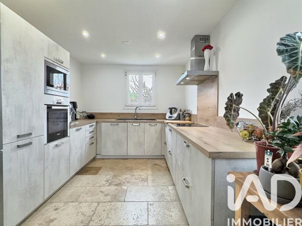 Maison à vendre 5 pièces 112 m² Saint-Martin-de-Crau